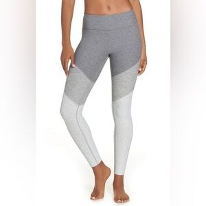 NWOT Outdoor Voices 7/8 Springs Legging Tri-tone Gray Small